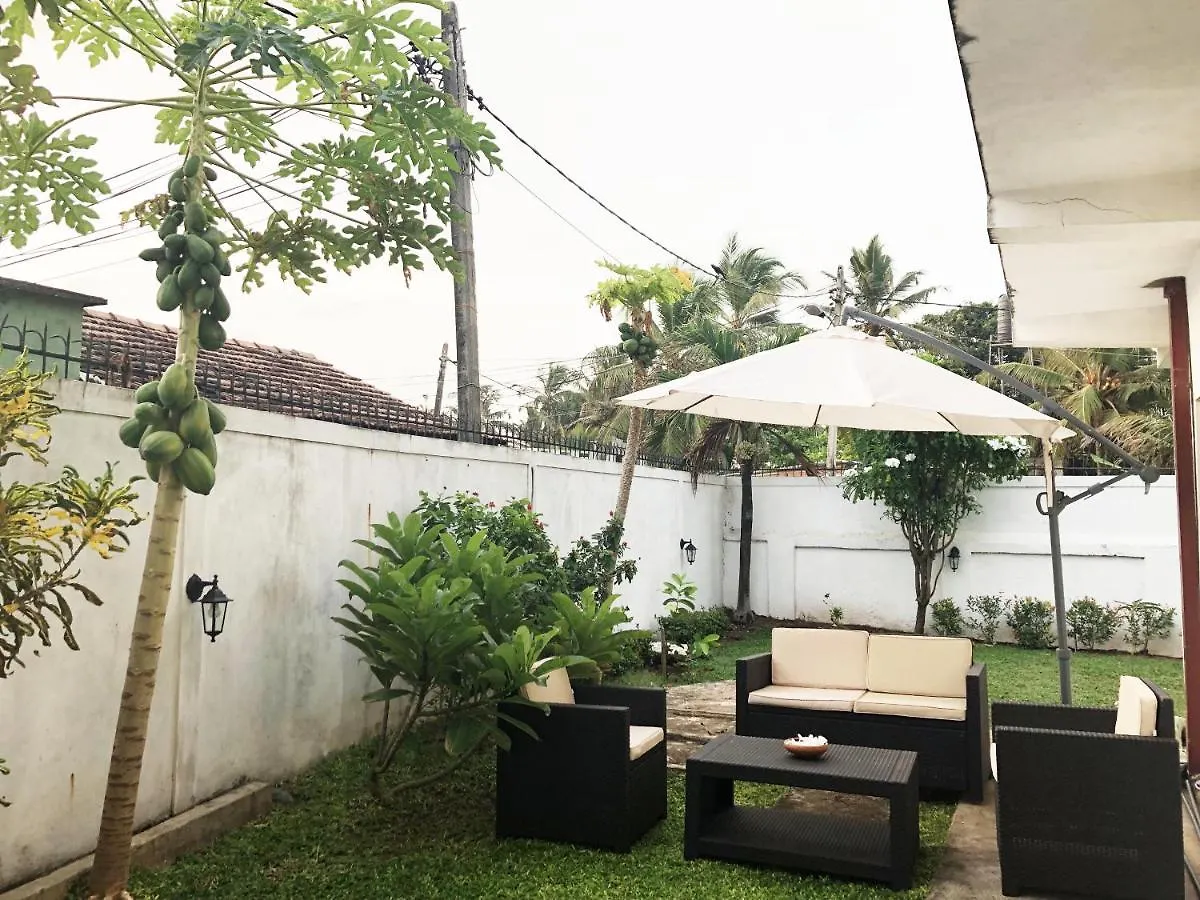 Grand Villa Negombo 3*,